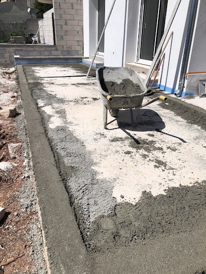 Oriel Romain Kevin, Carreleur à La Valette-du-Var