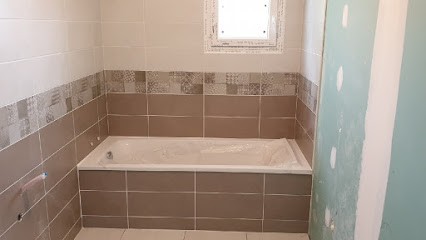 Bâti Manuk, Carreleur à Douvaine