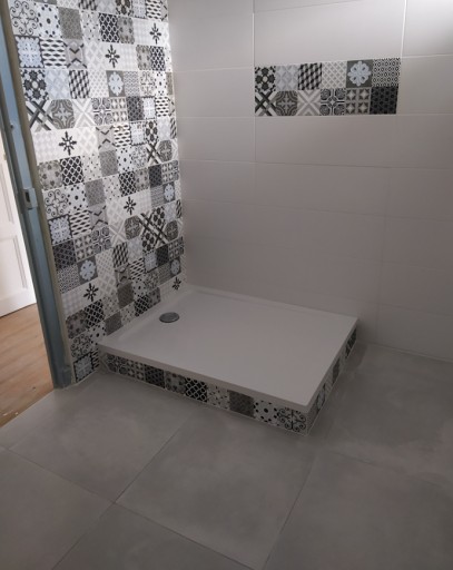 GAEL GENOVESE, Carreleur à Saint-Donat-sur-l'Herbasse