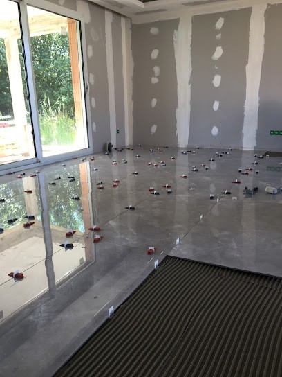 OZM CARRELAGE, Carreleur à Louhans