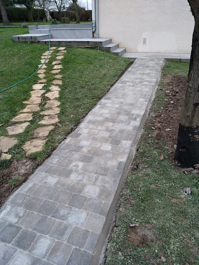 Tony Cozza Carreleur, Carreleur à Travecy