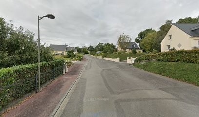 James Mikael, Carreleur au Neufbourg