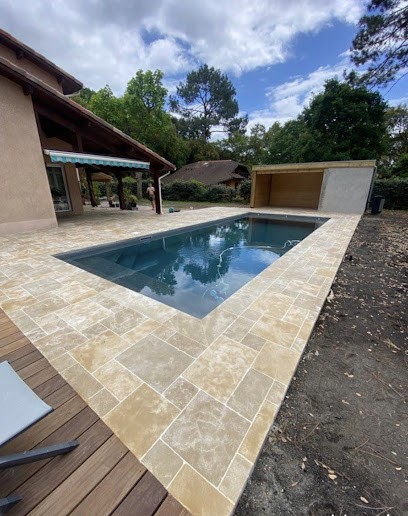 SARL MJ SOLS, Carreleur à Tosse